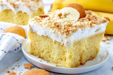 Banana-Pudding-Poke-Cake-slice
