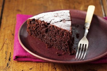 beetroot-chocolate-cake-l-96e8e6e5-a009-4d4d-92ac-ccf943e1d681-0-1400x919-1-min-768x504