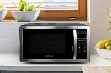 how_to_clean_a_microwave_crop